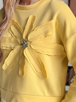 Bluzy Damskie>Dstreet Bluza damska oversize z kwiatem PETITKA żółta BY1390