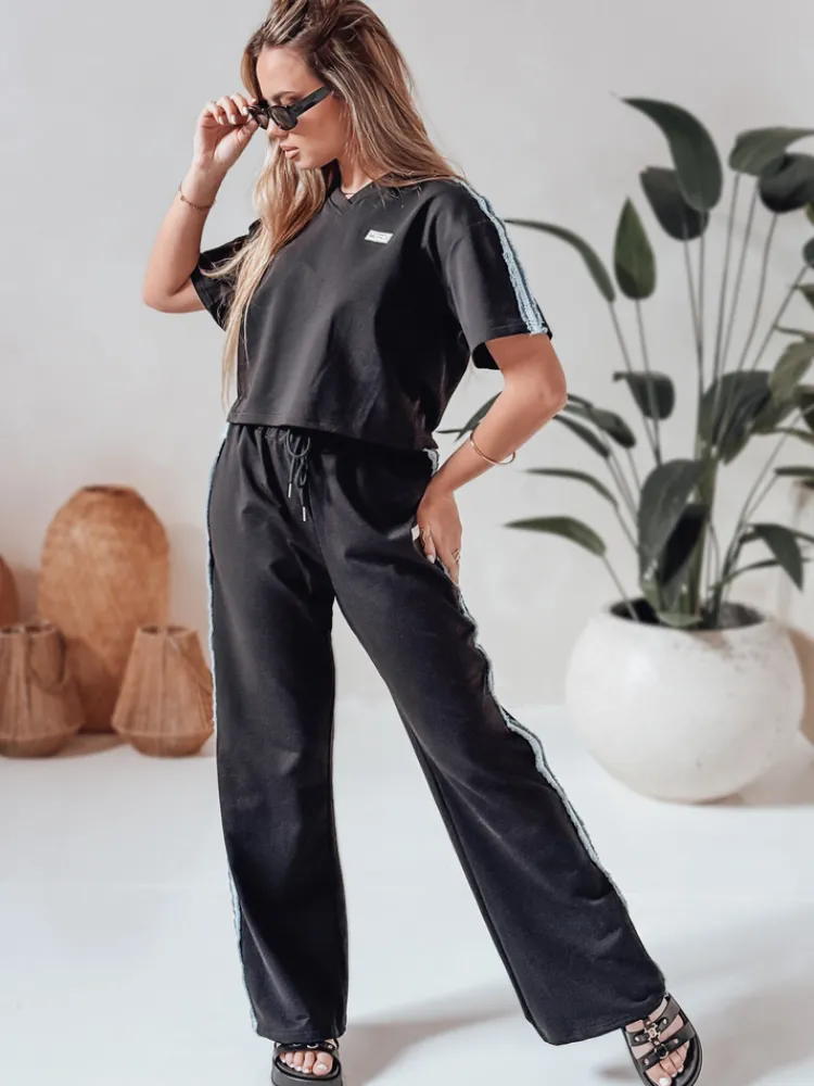 Komplety Dresowe Damskie>Dstreet Komplet damski dresowy oversize SPORT LIKE czarny AY1146