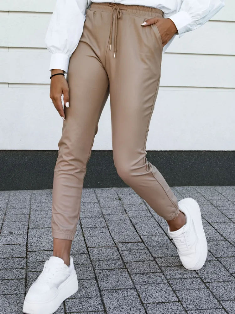 Spodnie Damskie>Dstreet Spodnie damskie woskowane BRIAL beżowe na ściągaczu UY2152