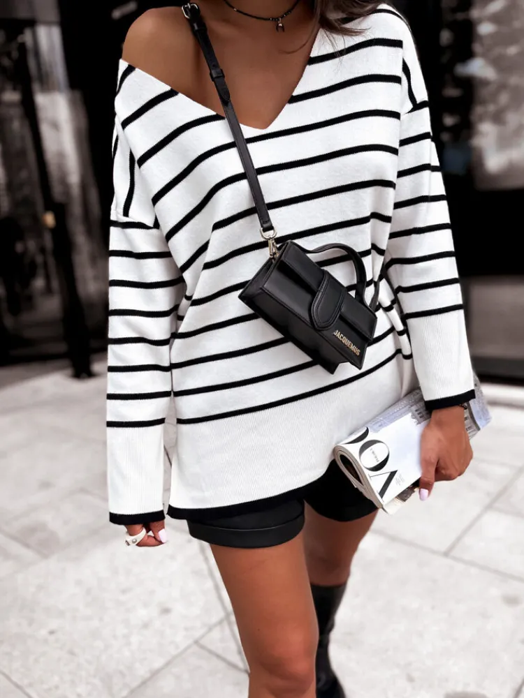 Swetry Damskie>Dstreet Sweter damski HECATE biały MY2017