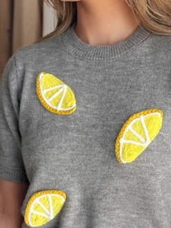 Swetry Damskie>Dstreet Sweter damskie oversize z cytrynami CYTRYNKA szary MY2478