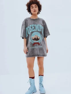 T-Shirty Damskie>Dstreet T-shirt damski z nadrukiem ZAKUANI grafitowy RY2633